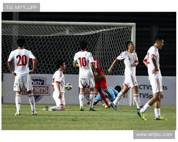 国足奋力鏖战九十分钟顽强逼平劲旅展现出前所未有的拼搏精神 国足奋力鏖战九十分钟顽强逼平劲旅展现出前所未有的拼搏精神